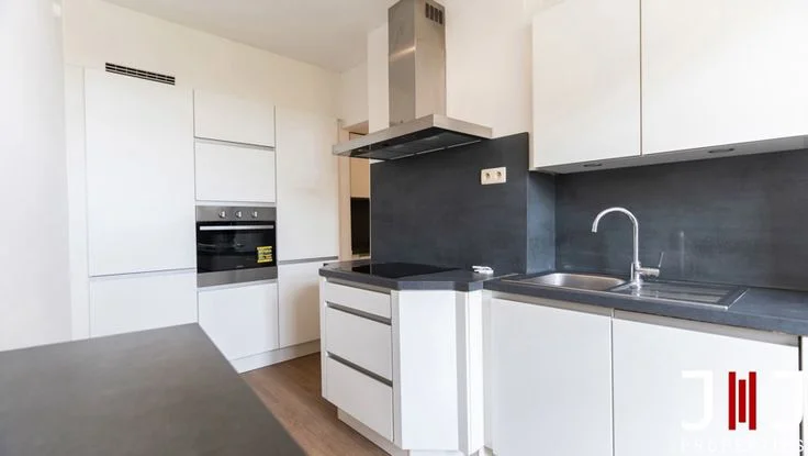 Appartement A Louer 3 chambres Woluwe-Saint-Pierre - Avenue de Tervueren 328 - 1150 - BE